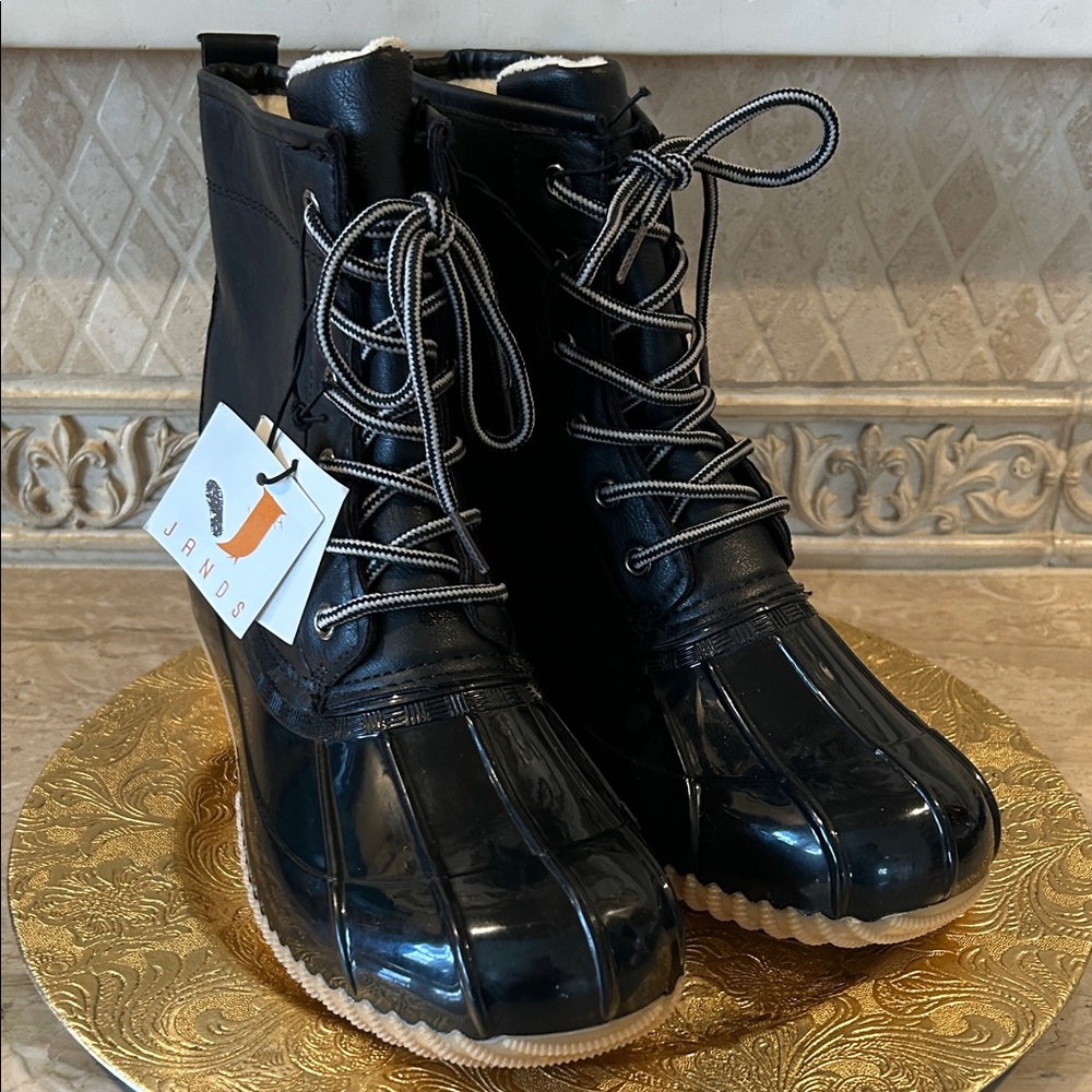 NWT Jands Black Lace-Up Duck Boots Waterproof 10M